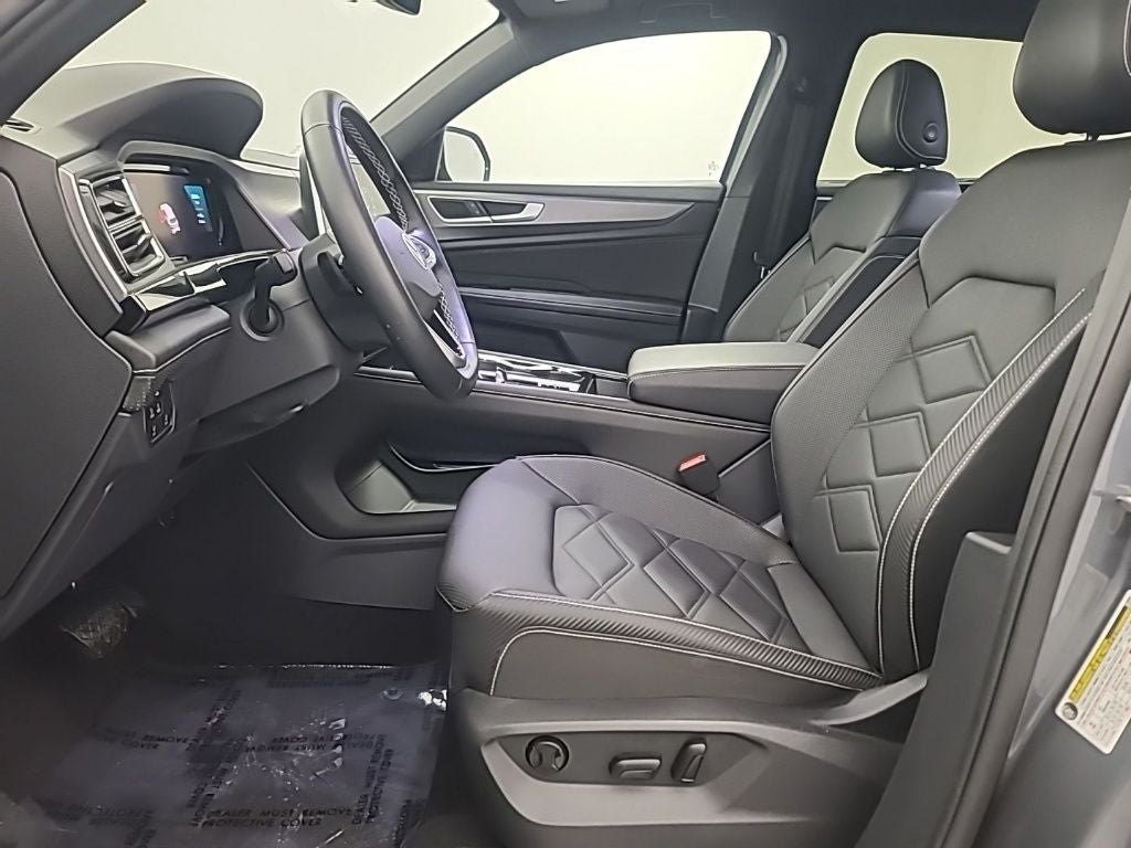 2025 Volkswagen Atlas Cross Sport 2.0T SE w/Technology