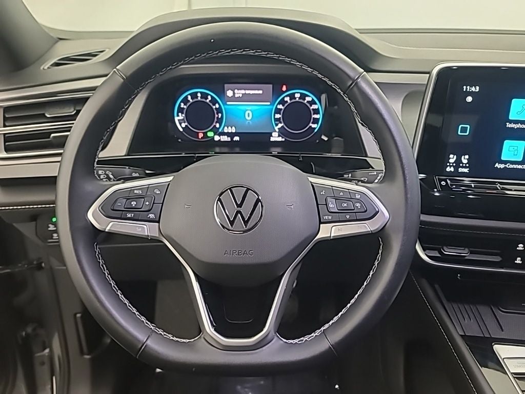 2025 Volkswagen Atlas Cross Sport 2.0T SE w/Technology