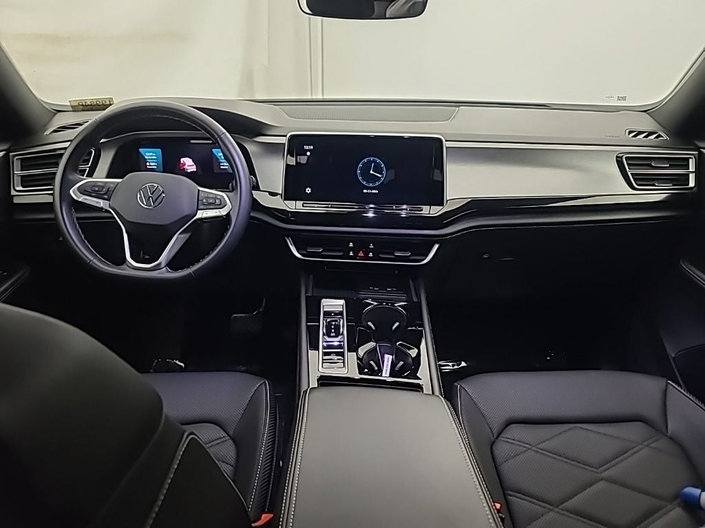 2025 Volkswagen Atlas Cross Sport 2.0T SE w/Technology