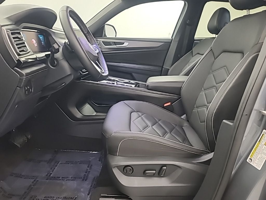 2025 Volkswagen Atlas Cross Sport 2.0T SE w/Technology