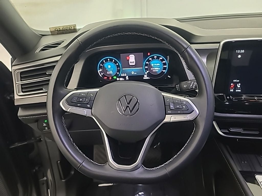 2025 Volkswagen Atlas Cross Sport 2.0T SE w/Technology