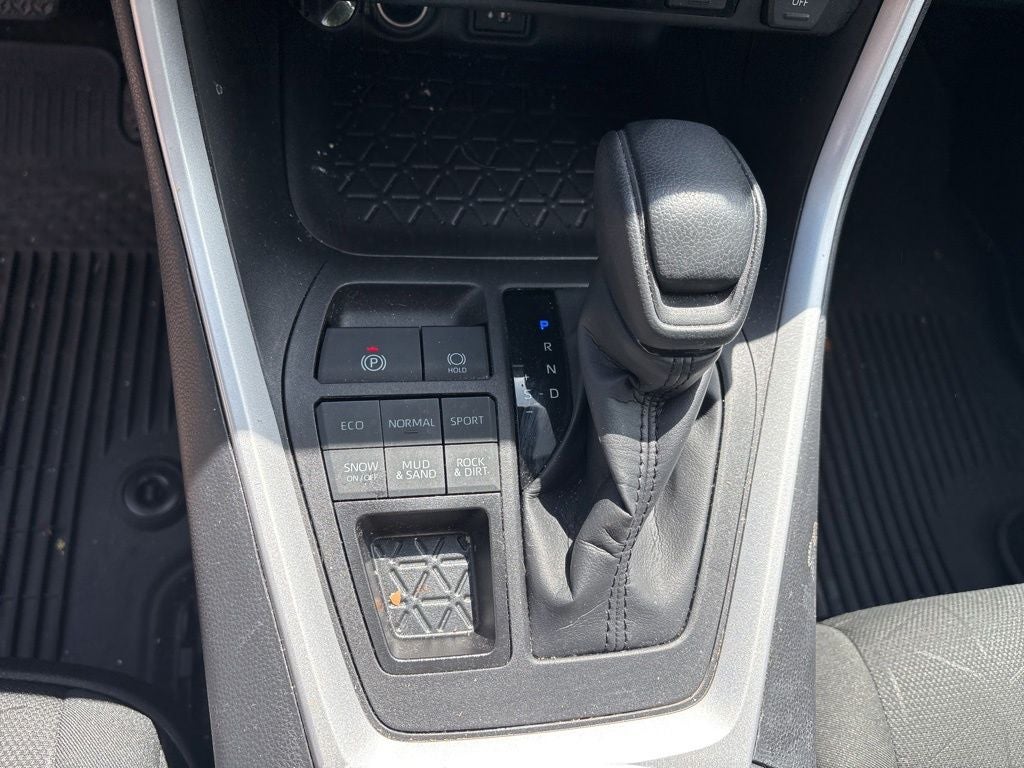 2023 Toyota RAV4 XLE w/ Convenience and Weather Package
