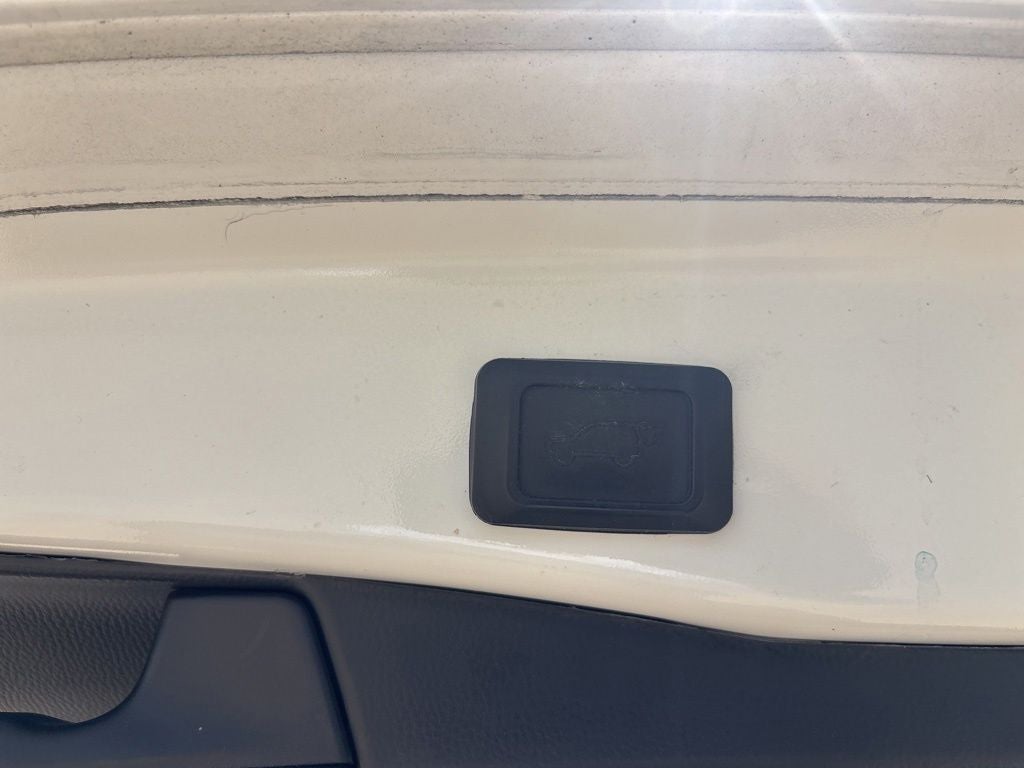 2023 Toyota RAV4 XLE w/ Convenience and Weather Package