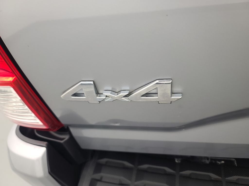 2016 Toyota Tacoma SR V6