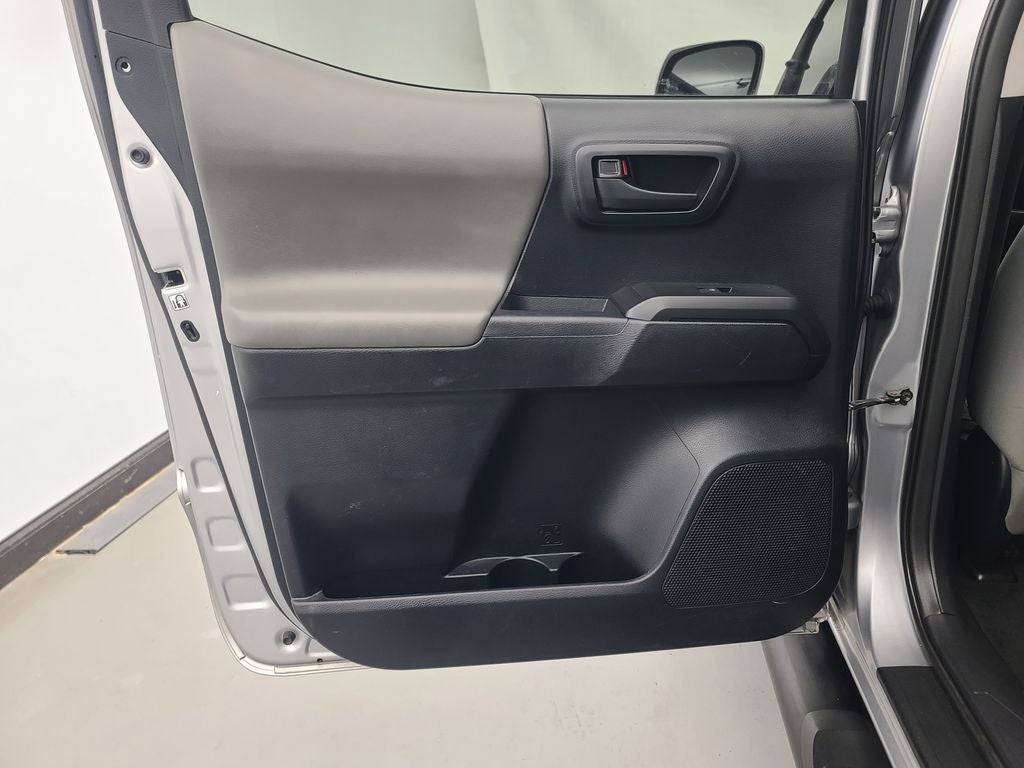 2016 Toyota Tacoma SR V6