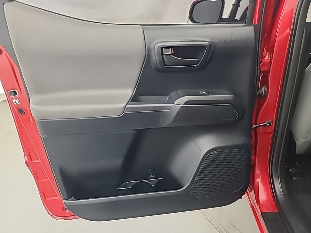 2016 Toyota Tacoma SR