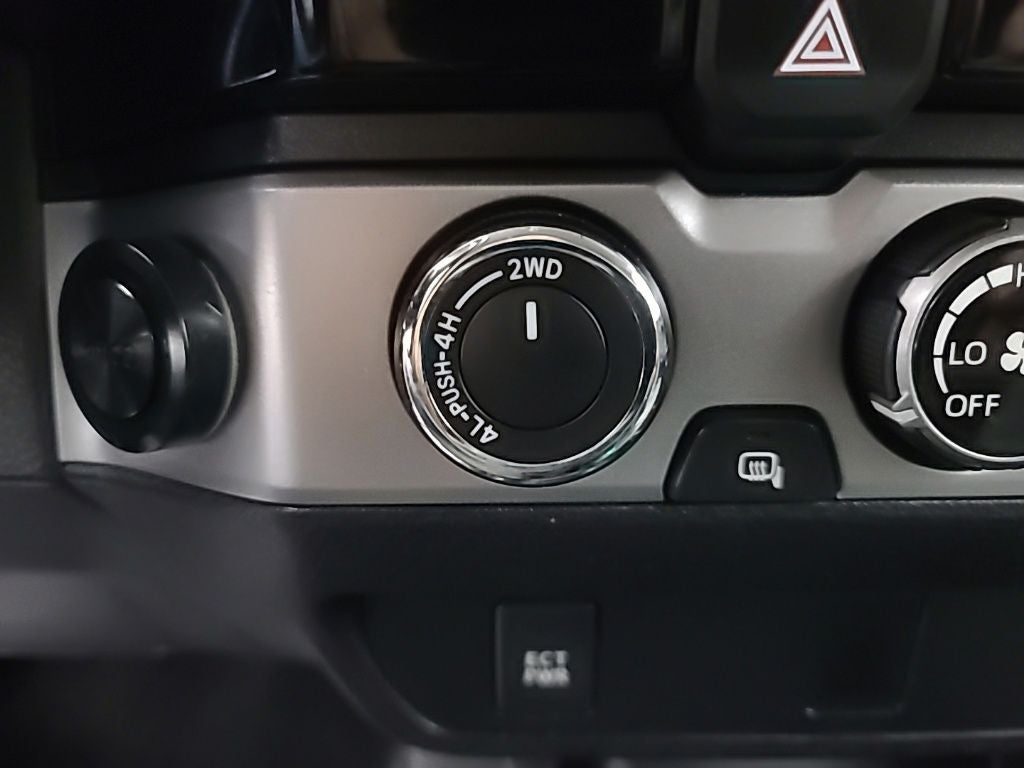 2016 Toyota Tacoma SR