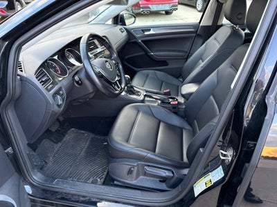 2018 Volkswagen Golf SportWagen SE