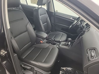 2018 Volkswagen Golf SportWagen SE