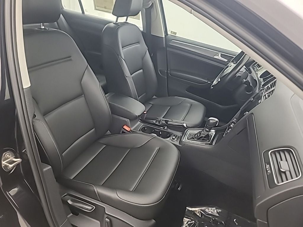 2018 Volkswagen Golf SportWagen SE
