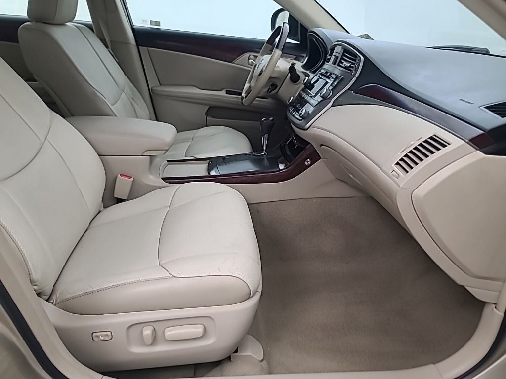 2011 Toyota AVALON Limited