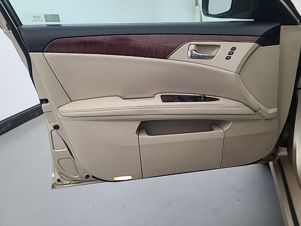 2011 Toyota AVALON Limited