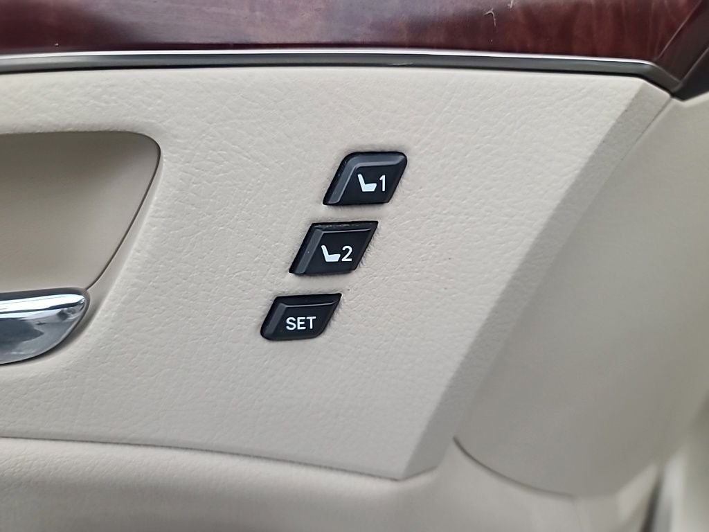 2011 Toyota AVALON Limited