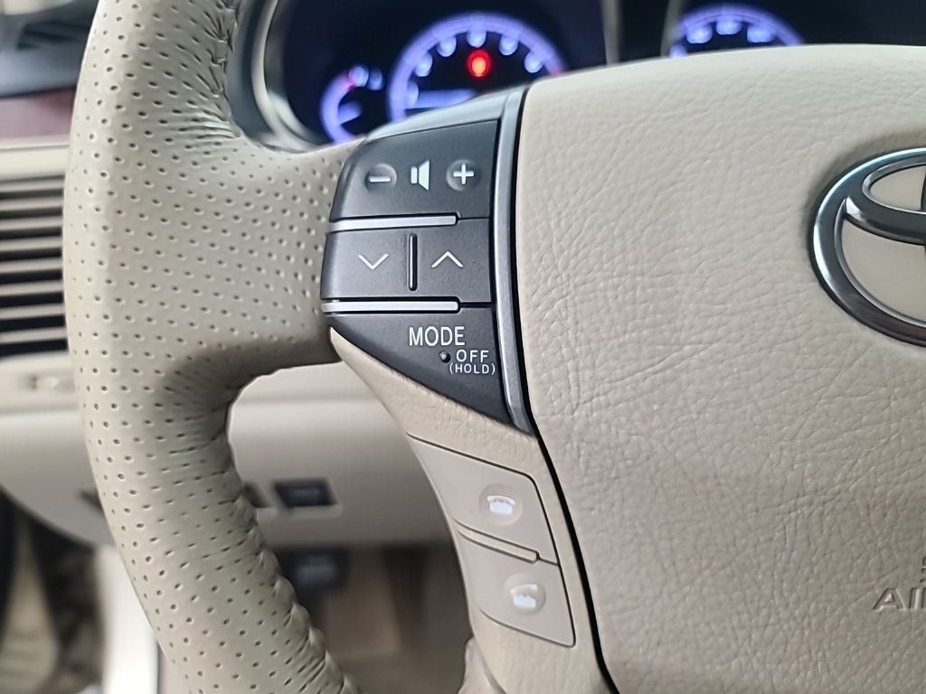 2011 Toyota AVALON Limited