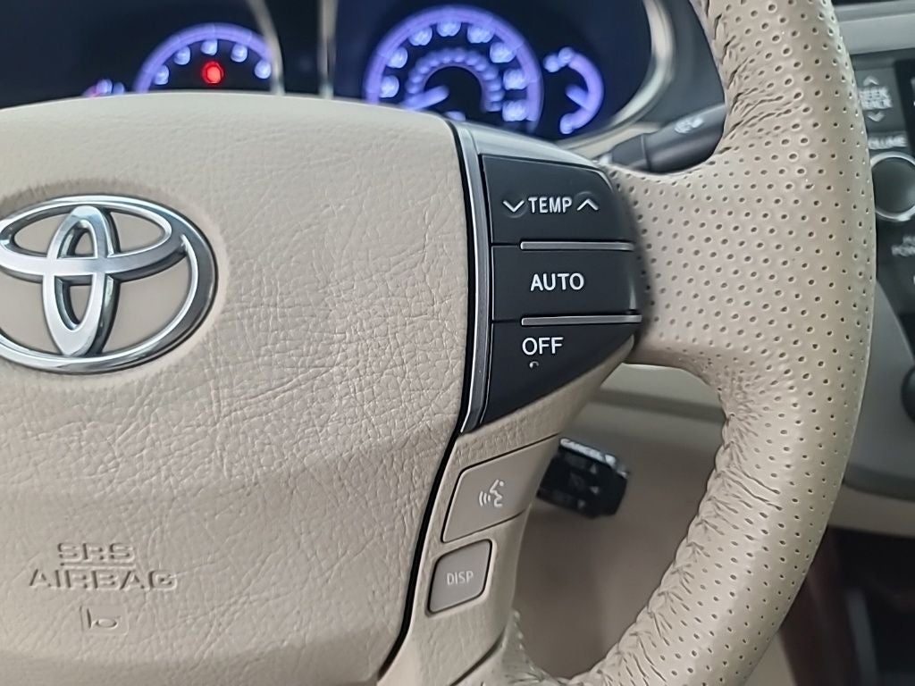2011 Toyota AVALON Limited
