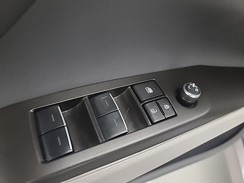 2024 Toyota CAMRY XLE