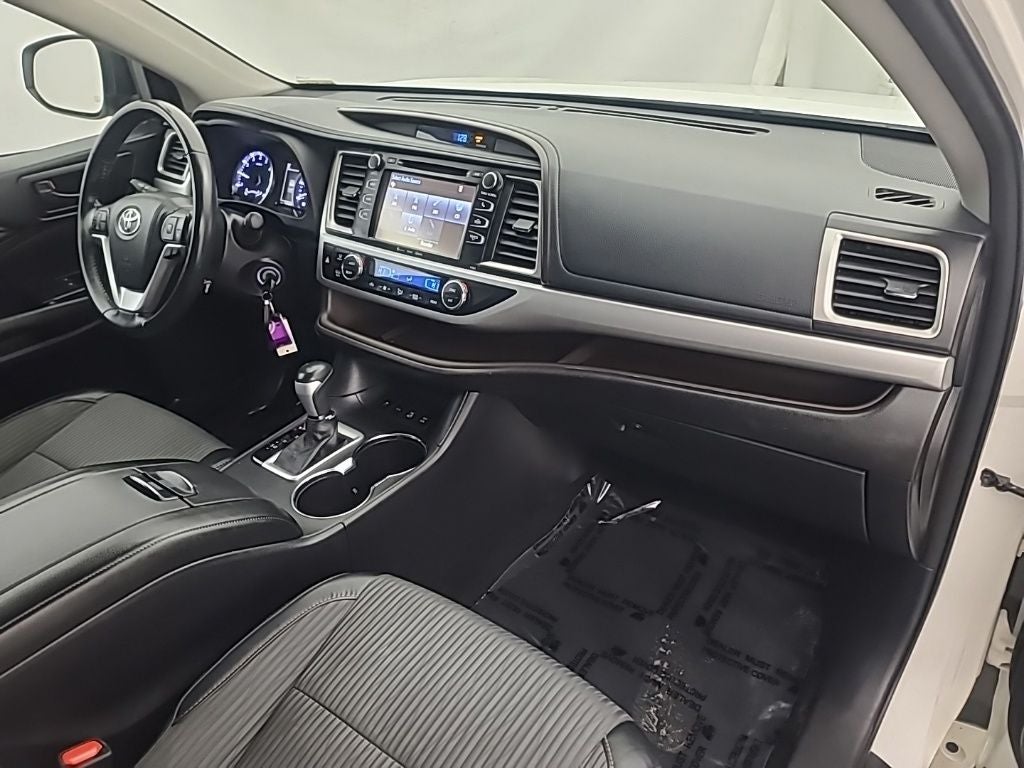 2017 Toyota HIGHLANDER LE Plus