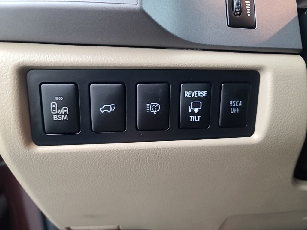 2012 Toyota SEQUOIA Platinum