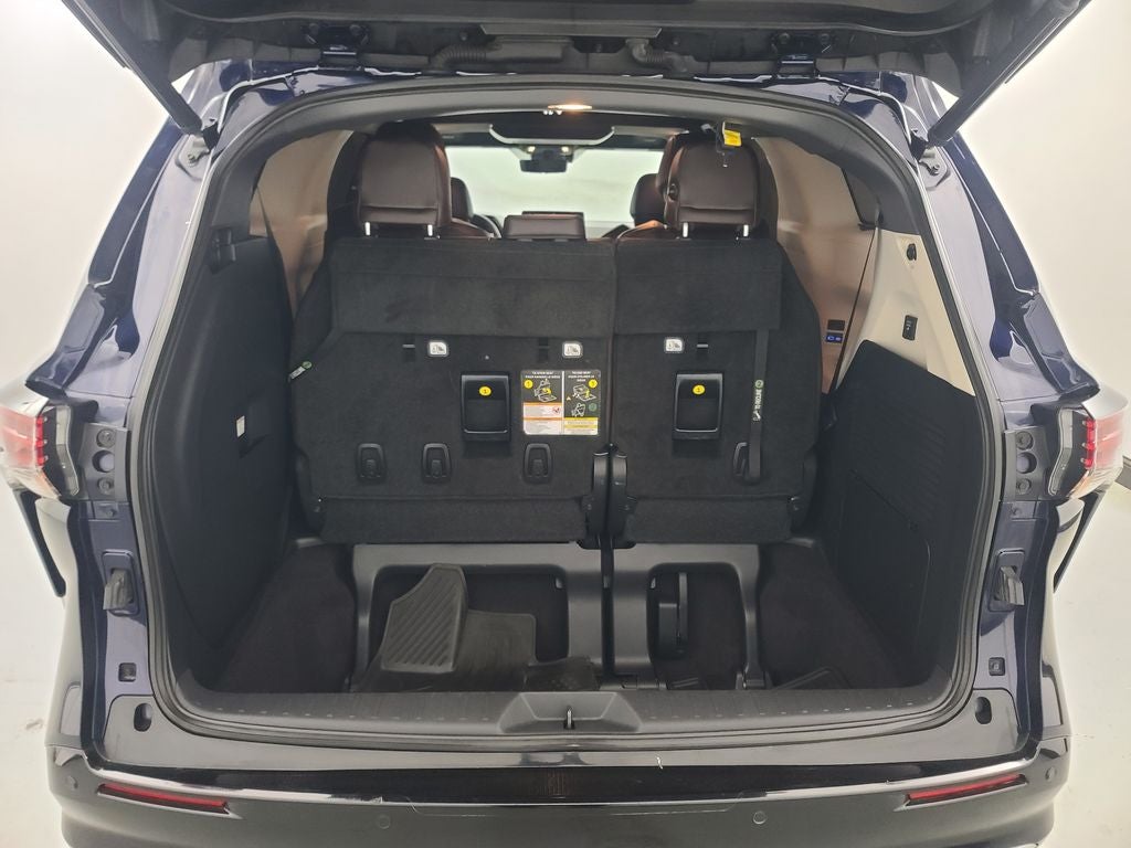 2021 Toyota Sienna Platinum 7 Passenger