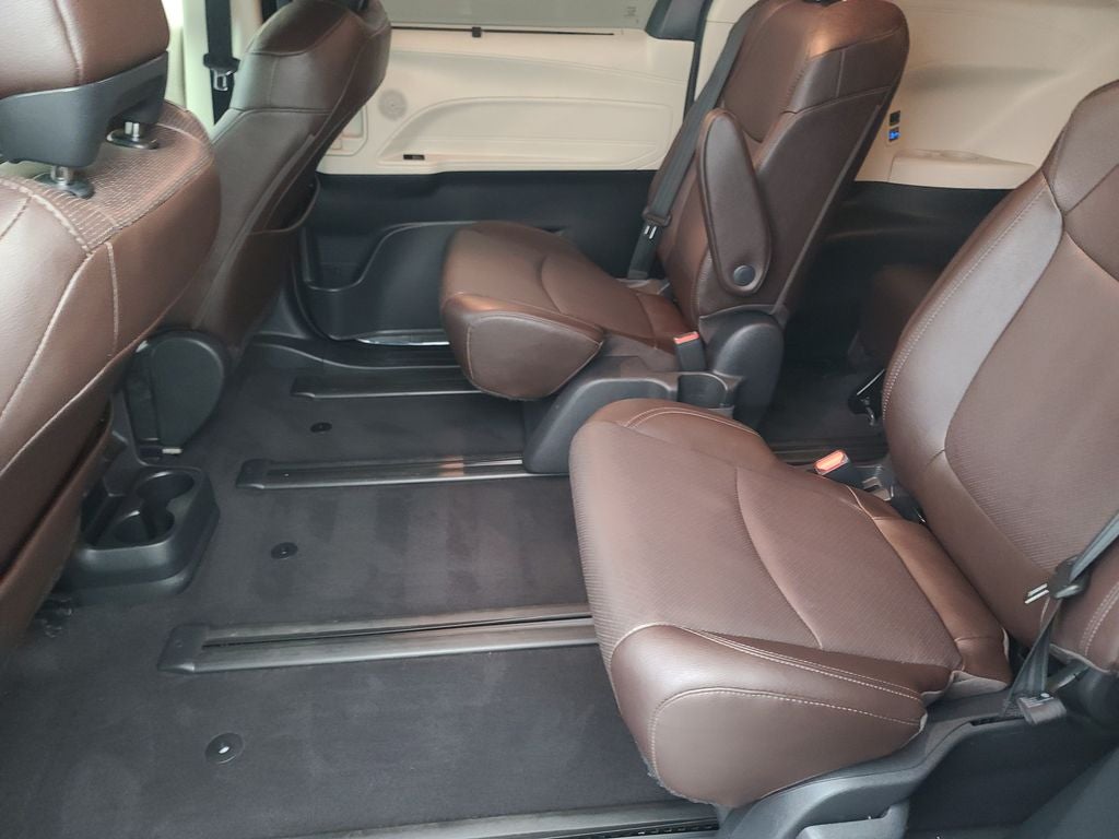 2021 Toyota Sienna Platinum 7 Passenger