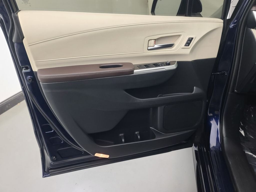 2021 Toyota Sienna Platinum 7 Passenger