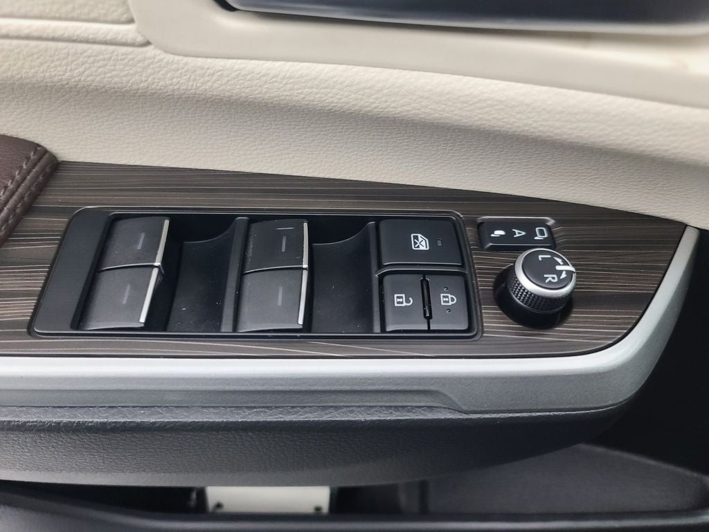 2021 Toyota Sienna Platinum 7 Passenger