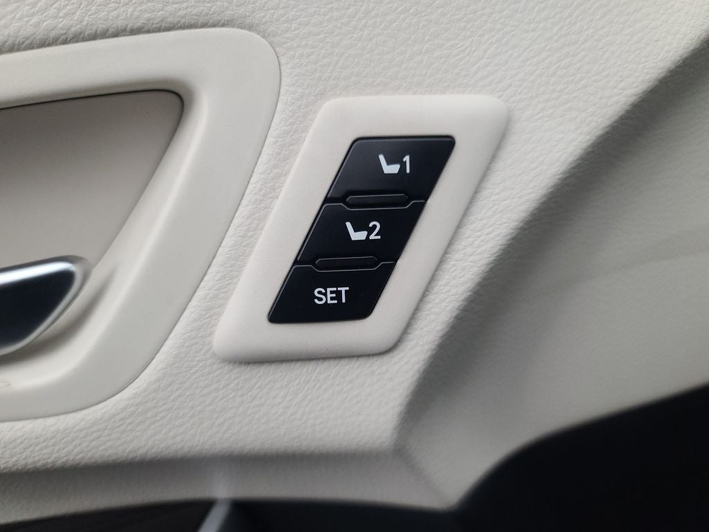 2021 Toyota Sienna Platinum 7 Passenger