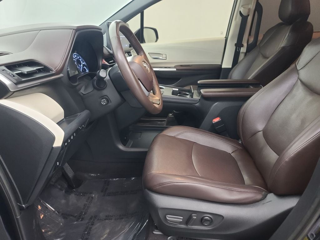 2021 Toyota Sienna Platinum 7 Passenger