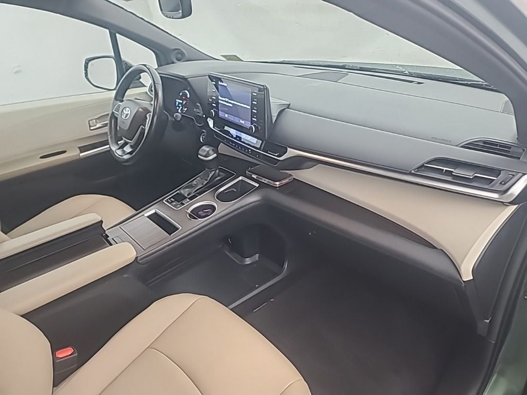 2021 Toyota Sienna XLE