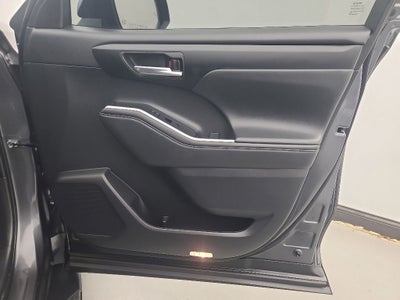 2025 Toyota Highlander Hybrid XLE