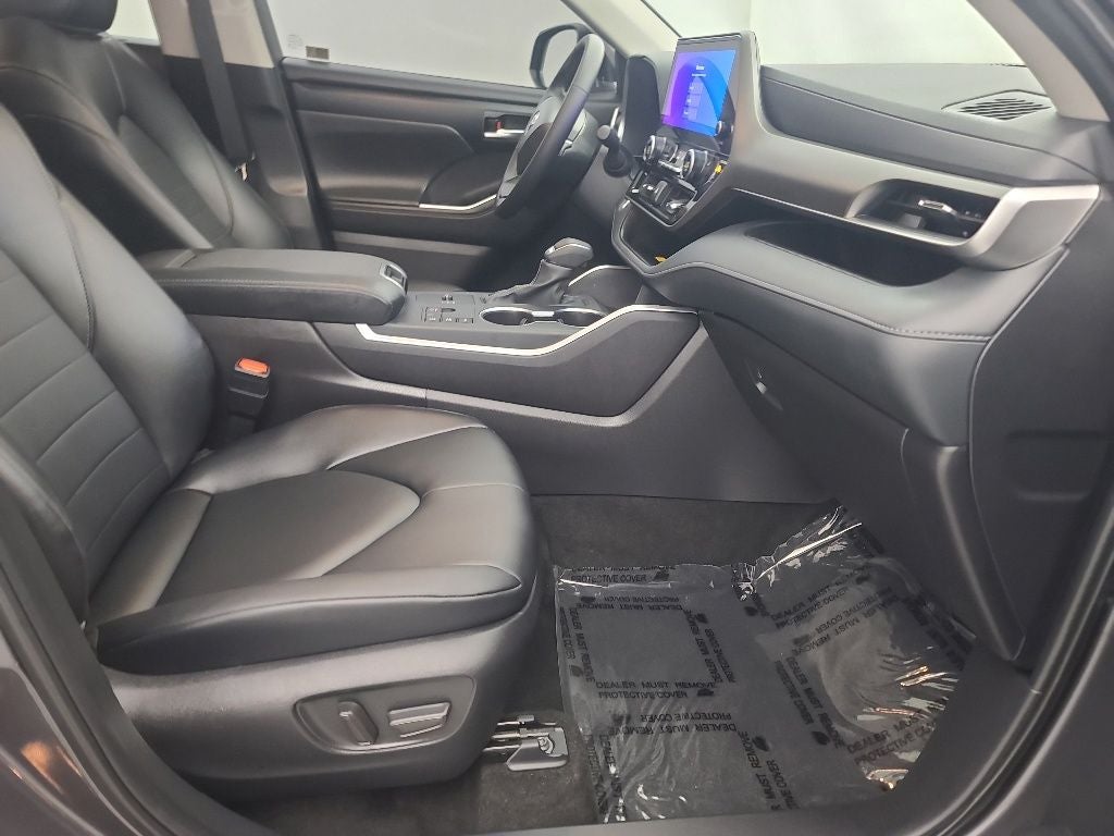 2025 Toyota Highlander Hybrid XLE