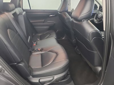 2025 Toyota Highlander Hybrid XLE