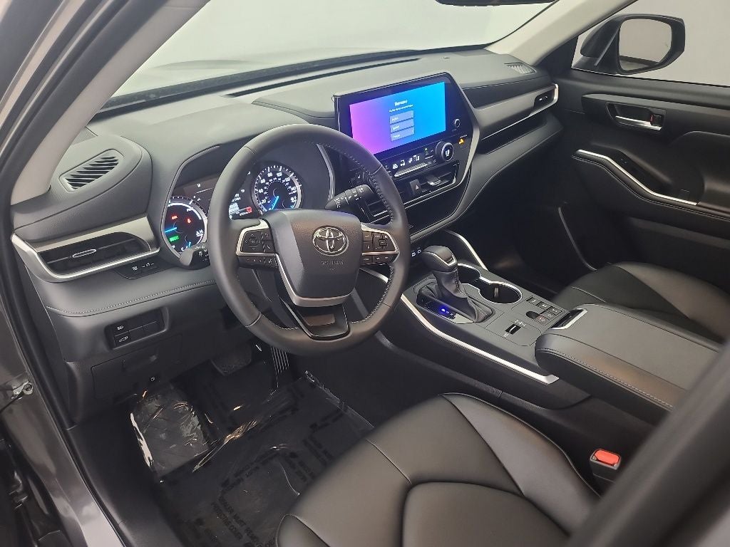 2025 Toyota Highlander Hybrid XLE