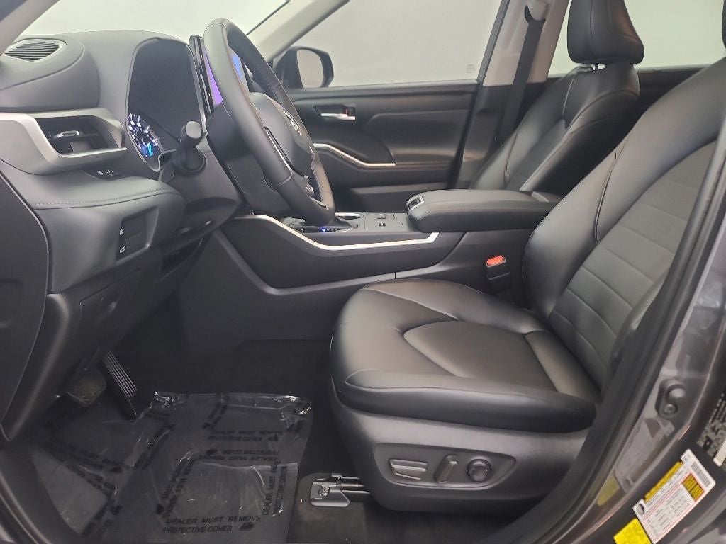 2025 Toyota Highlander Hybrid XLE