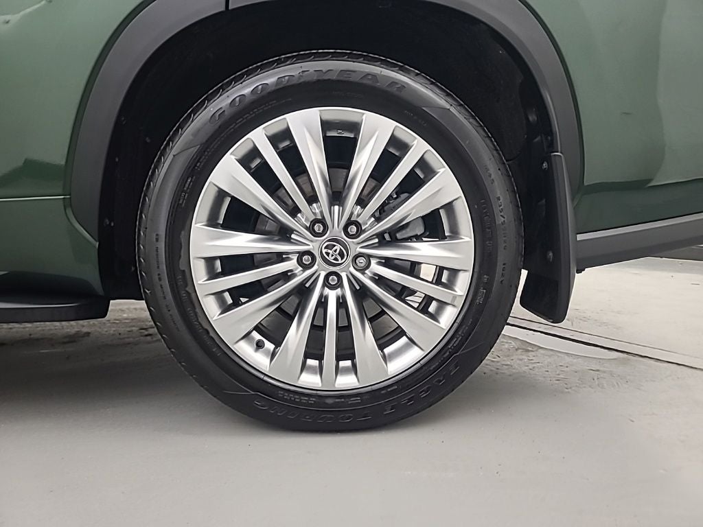 2025 Toyota Highlander Platinum