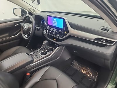 2025 Toyota Highlander Platinum