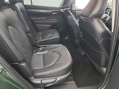 2025 Toyota Highlander Platinum
