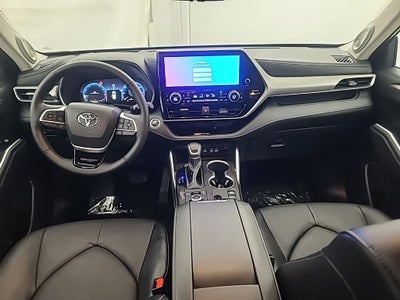 2025 Toyota Highlander Platinum