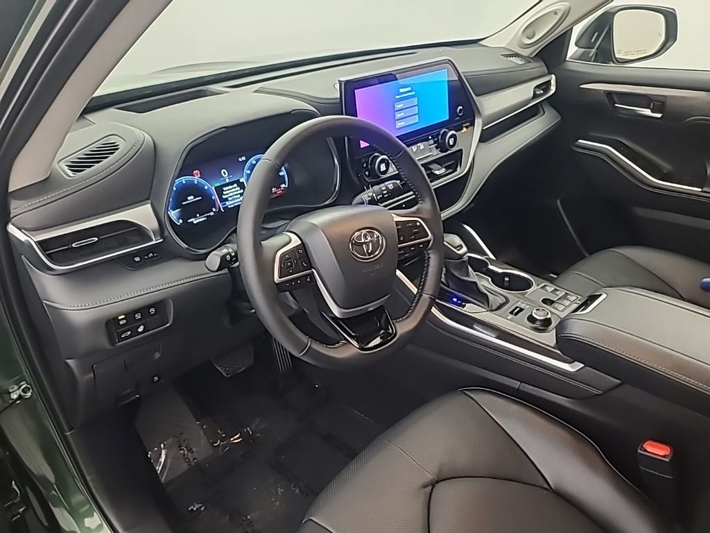 2025 Toyota Highlander Platinum