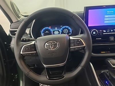 2025 Toyota Highlander Platinum
