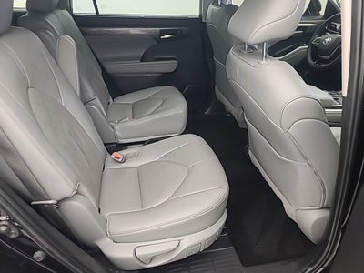 2025 Toyota HIGHLANDER Platinum