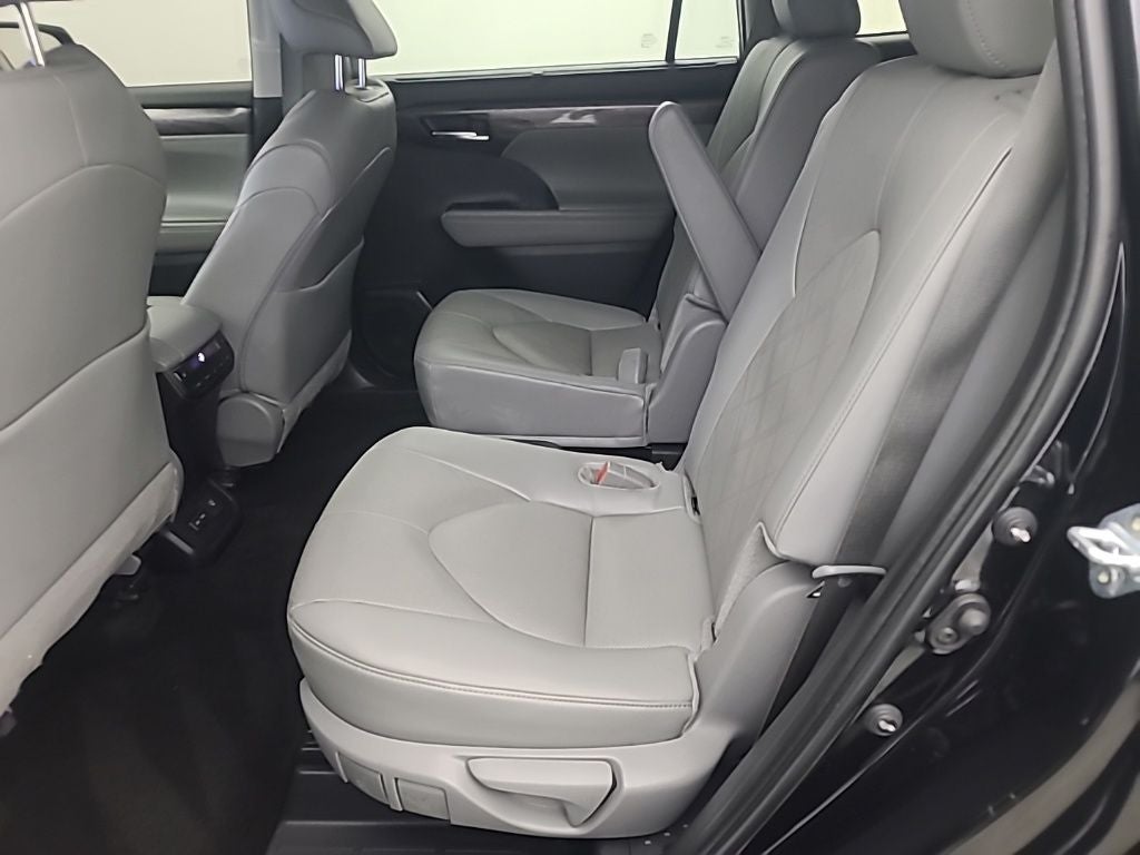2025 Toyota HIGHLANDER Platinum