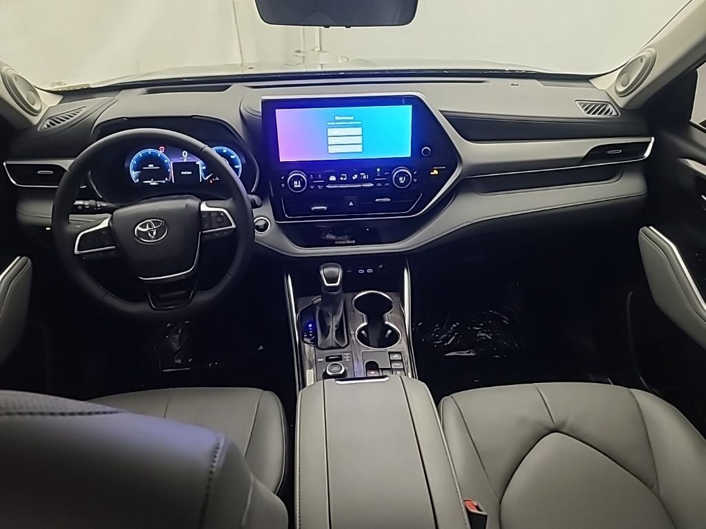 2025 Toyota HIGHLANDER Platinum
