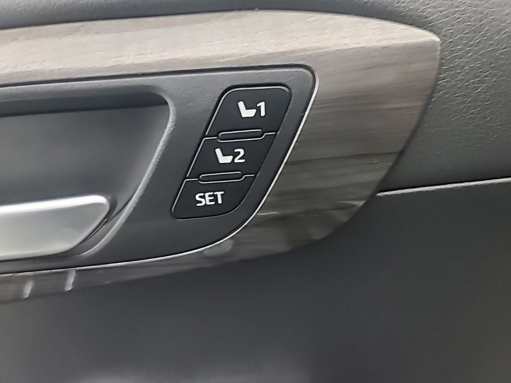 2025 Toyota HIGHLANDER Platinum