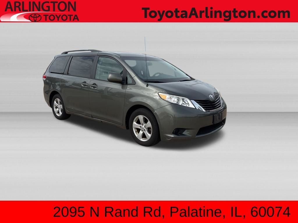 2012 Toyota Sienna LE 8 Passenger