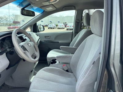 2012 Toyota Sienna LE 8 Passenger