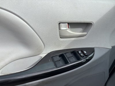 2012 Toyota Sienna LE 8 Passenger