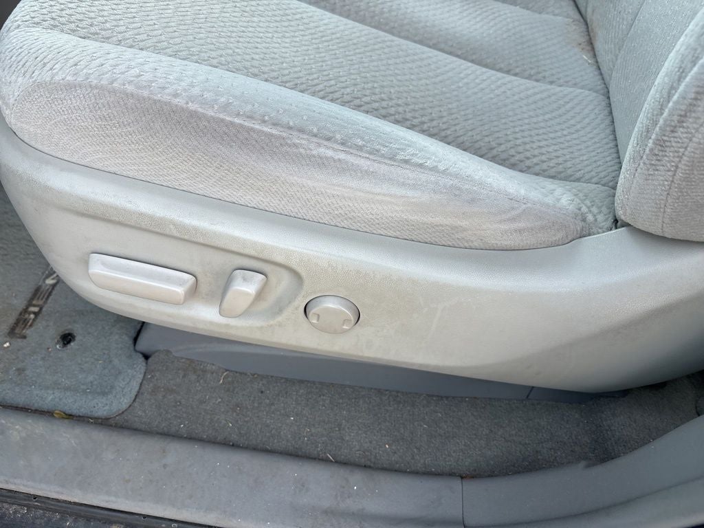 2012 Toyota Sienna LE 8 Passenger