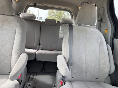 2012 Toyota Sienna LE 8 Passenger