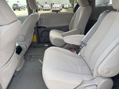 2012 Toyota Sienna LE 8 Passenger
